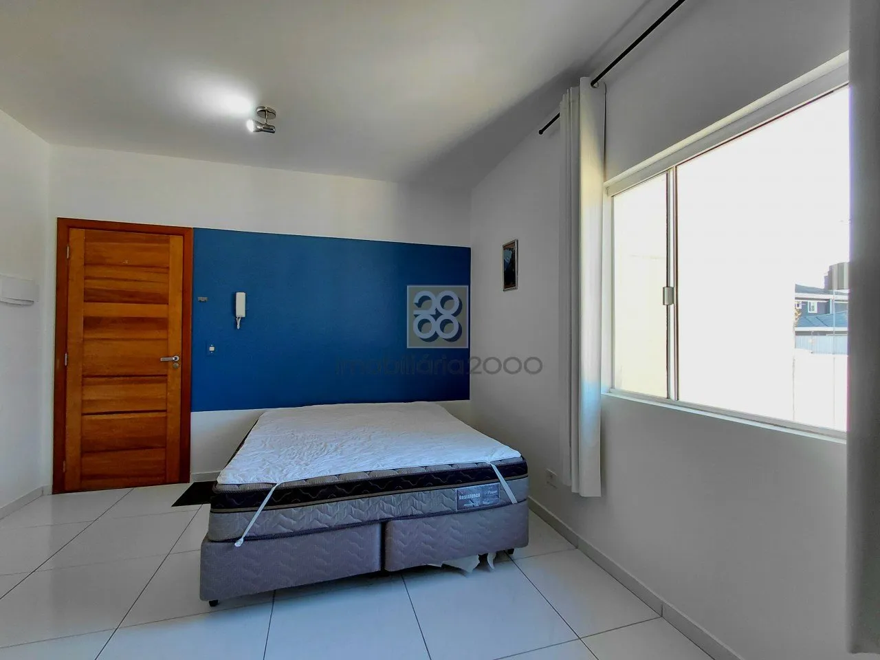 1-bedroom apartment with a compact kitchenette corner — photo 7