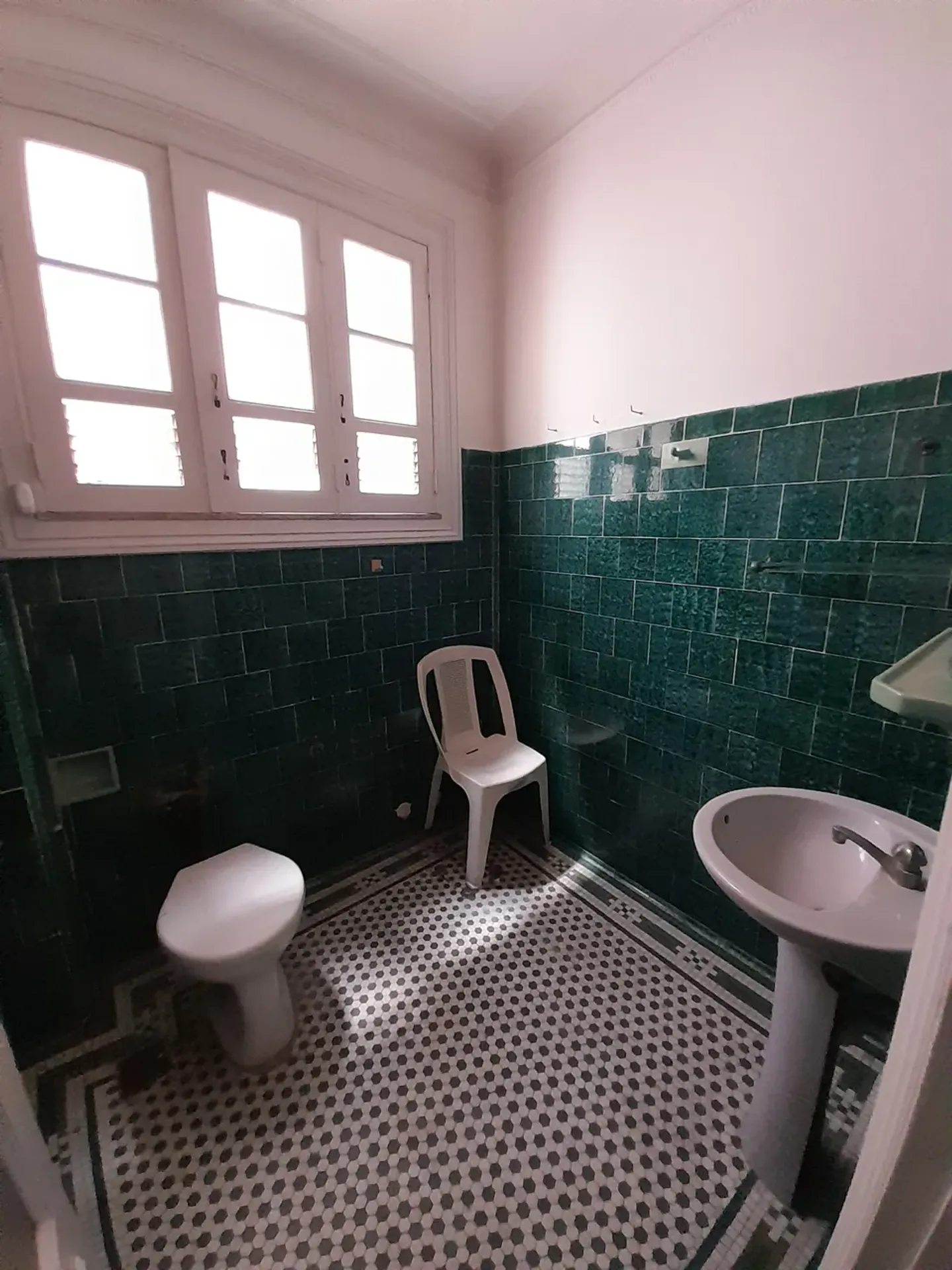 Apartment on the 9th floor with a glass-enclosed balcony — photo 22
