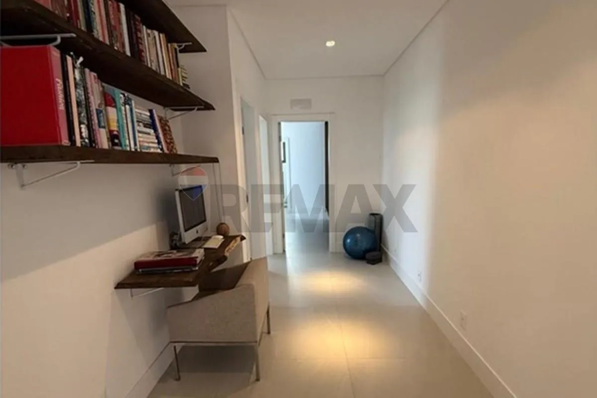 4 quartos e janelas do piso ao teto: apartamento de 235 m² — photo 18