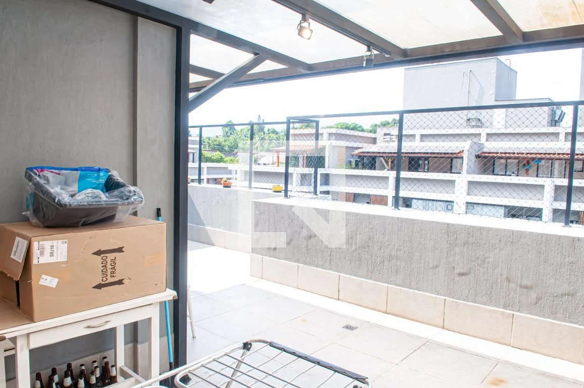 Walk-in closet in a 3-bedroom apartment, 130 m² — photo 13