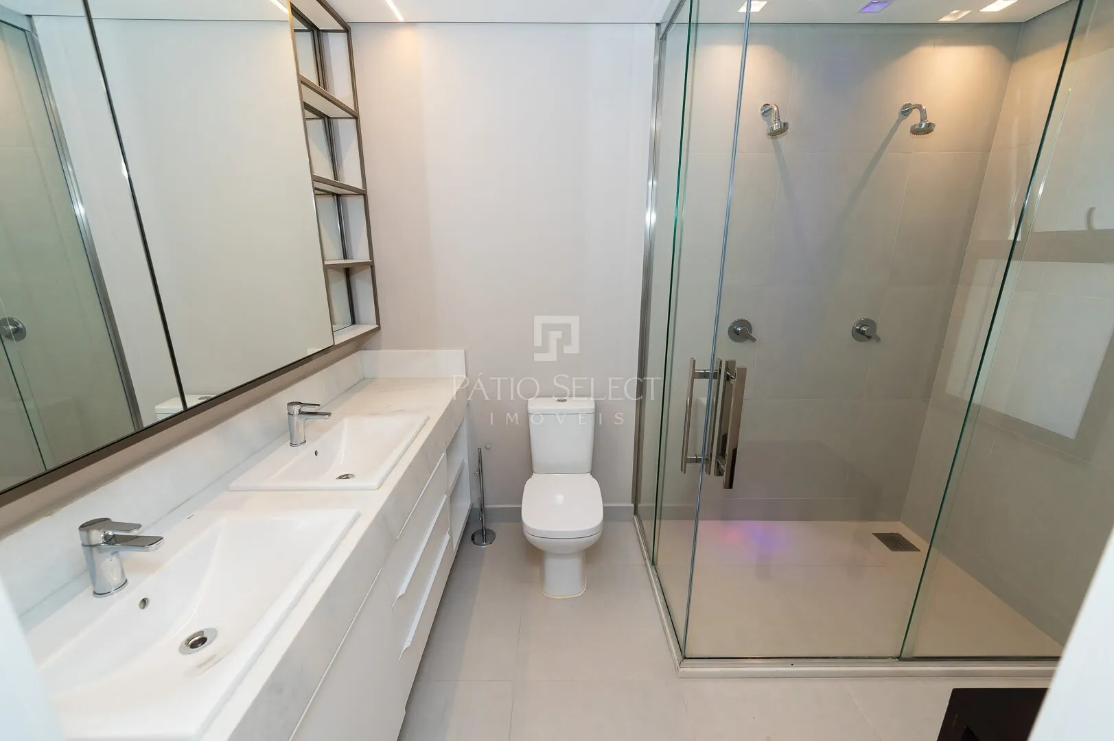 220 m² apartment with 3 en-suite bedrooms and 2 parking — photo 43