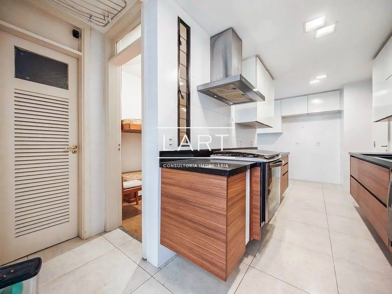 Home office in a 3-bedroom apartment, 191 m² — photo 17