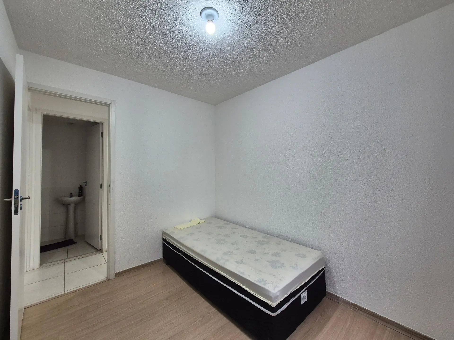 2-bedroom apartment in a building with a gym — photo 14