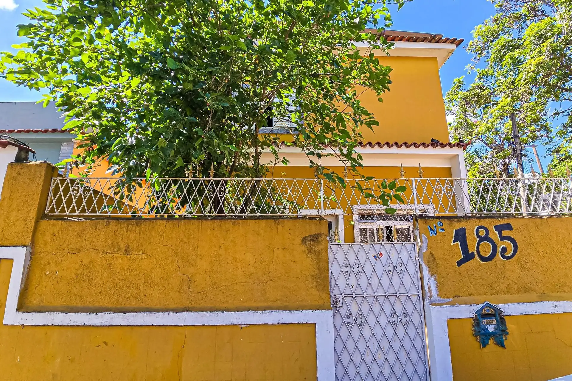 House, 200 m², with a washing machine — photo 45
