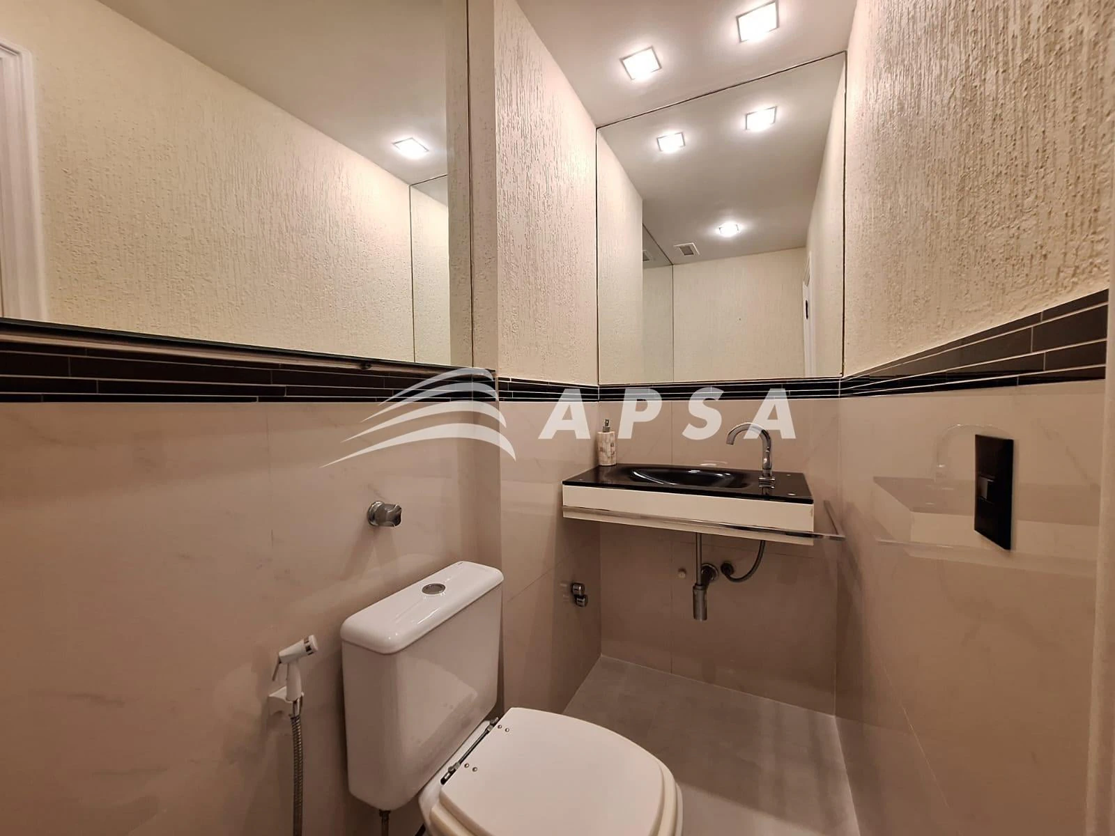 4-bedroom apartment in a building with a sauna — photo 2