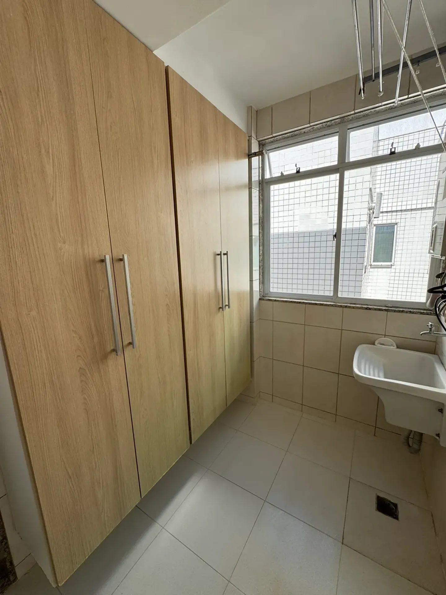 Apartamento com 4 quartos e cozinha separada fechada — photo 24