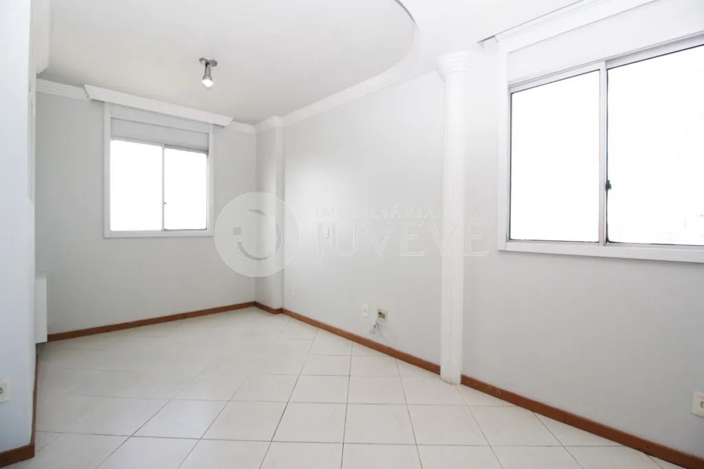 Apartment, 93 m², with a glass-enclosed balcony — photo 18