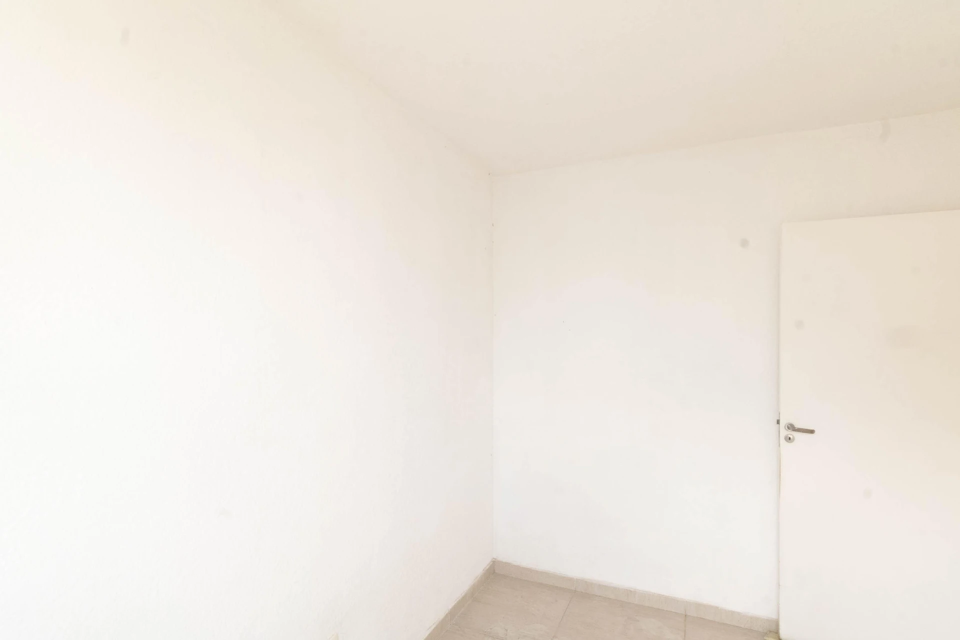 2-bedroom rental apartment with a balcony — photo 22