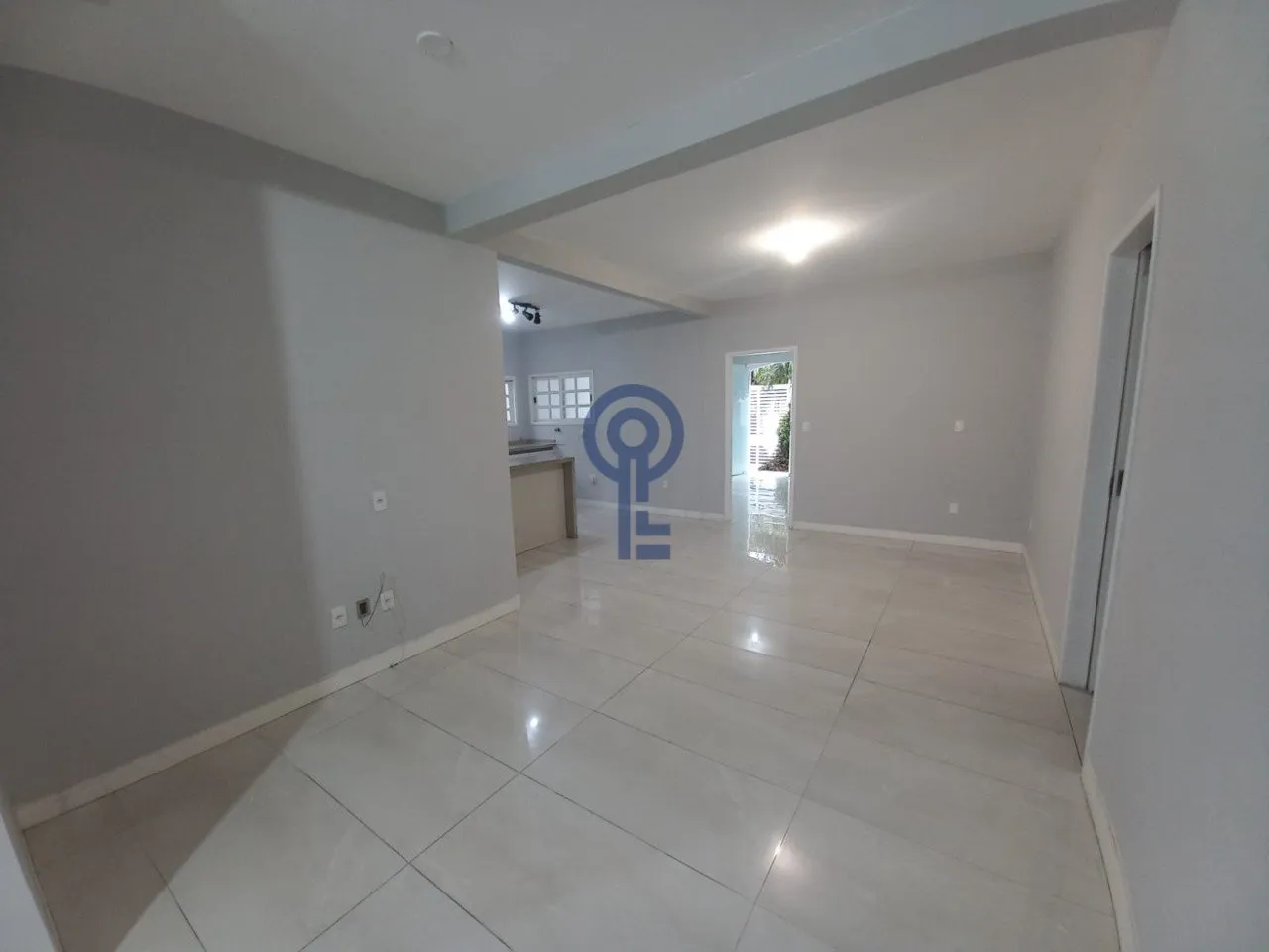 Rental house with 4 bedrooms and an open-plan kitchen — photo 14