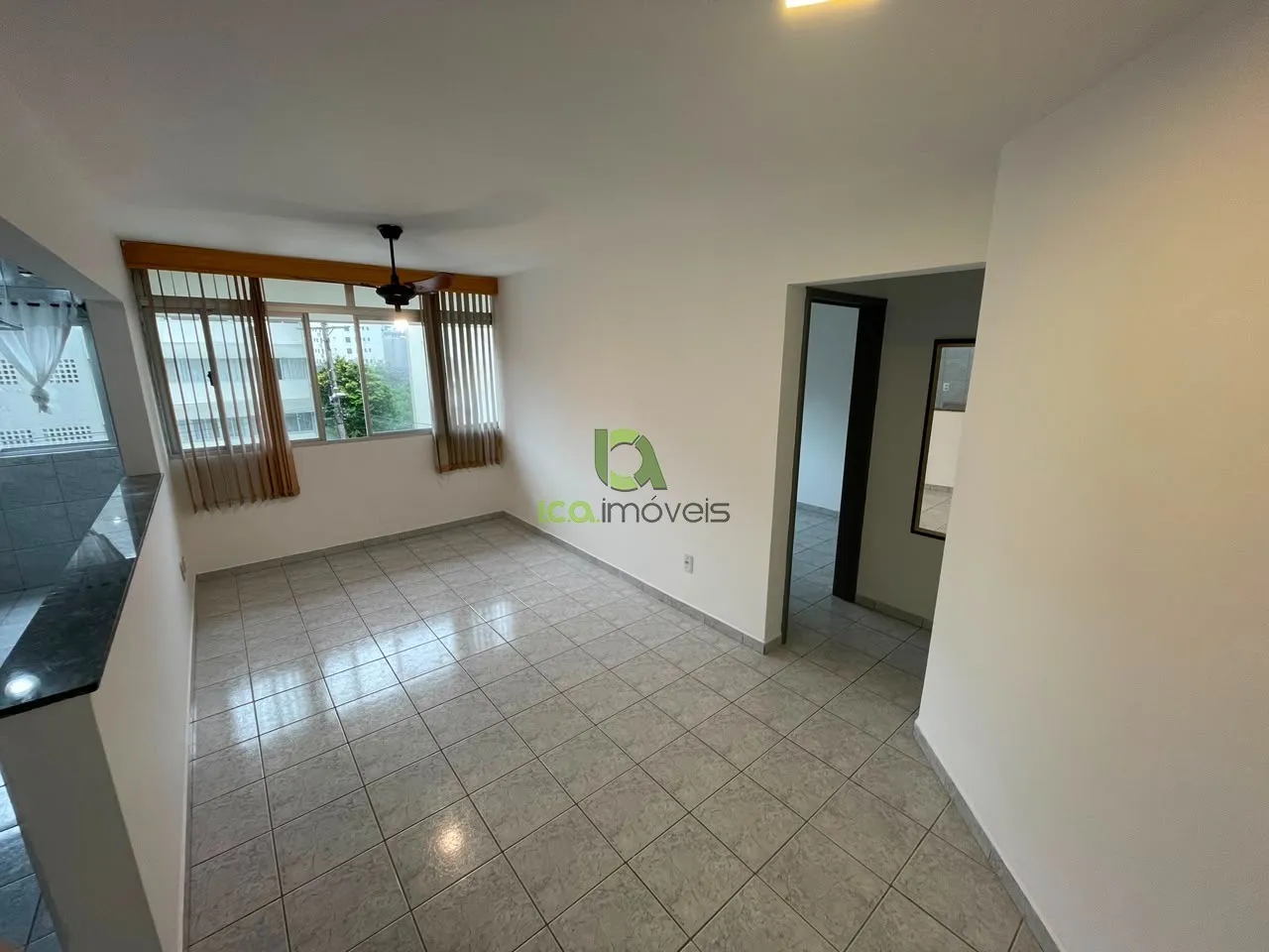 Unfurnished 2-bedroom apartment with separate kitchen — photo 3