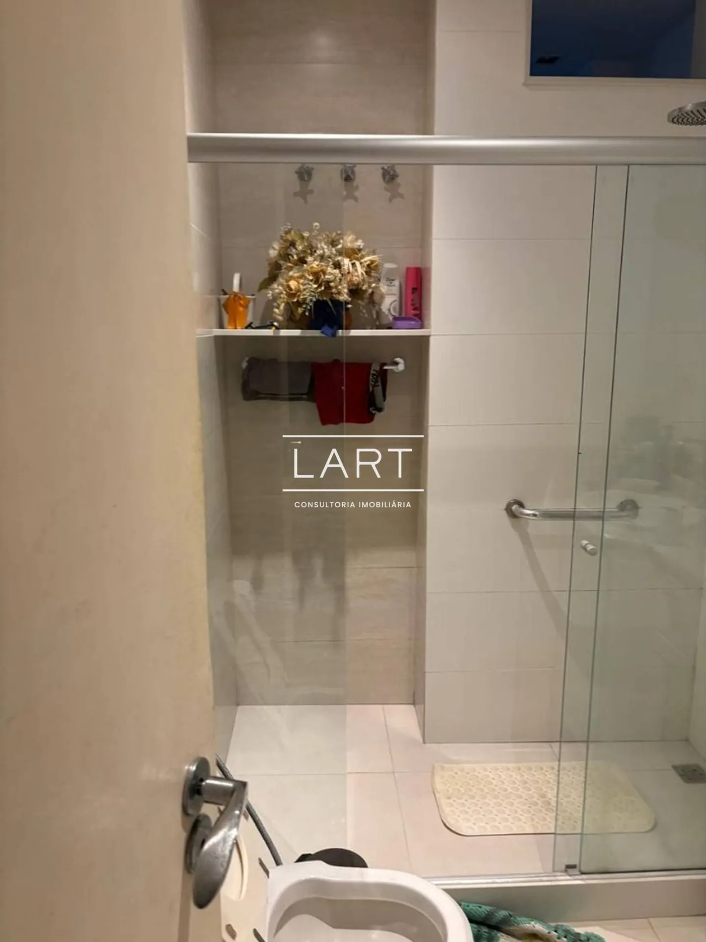 Furnished 2-bedroom apartment with 98 m² — photo 7