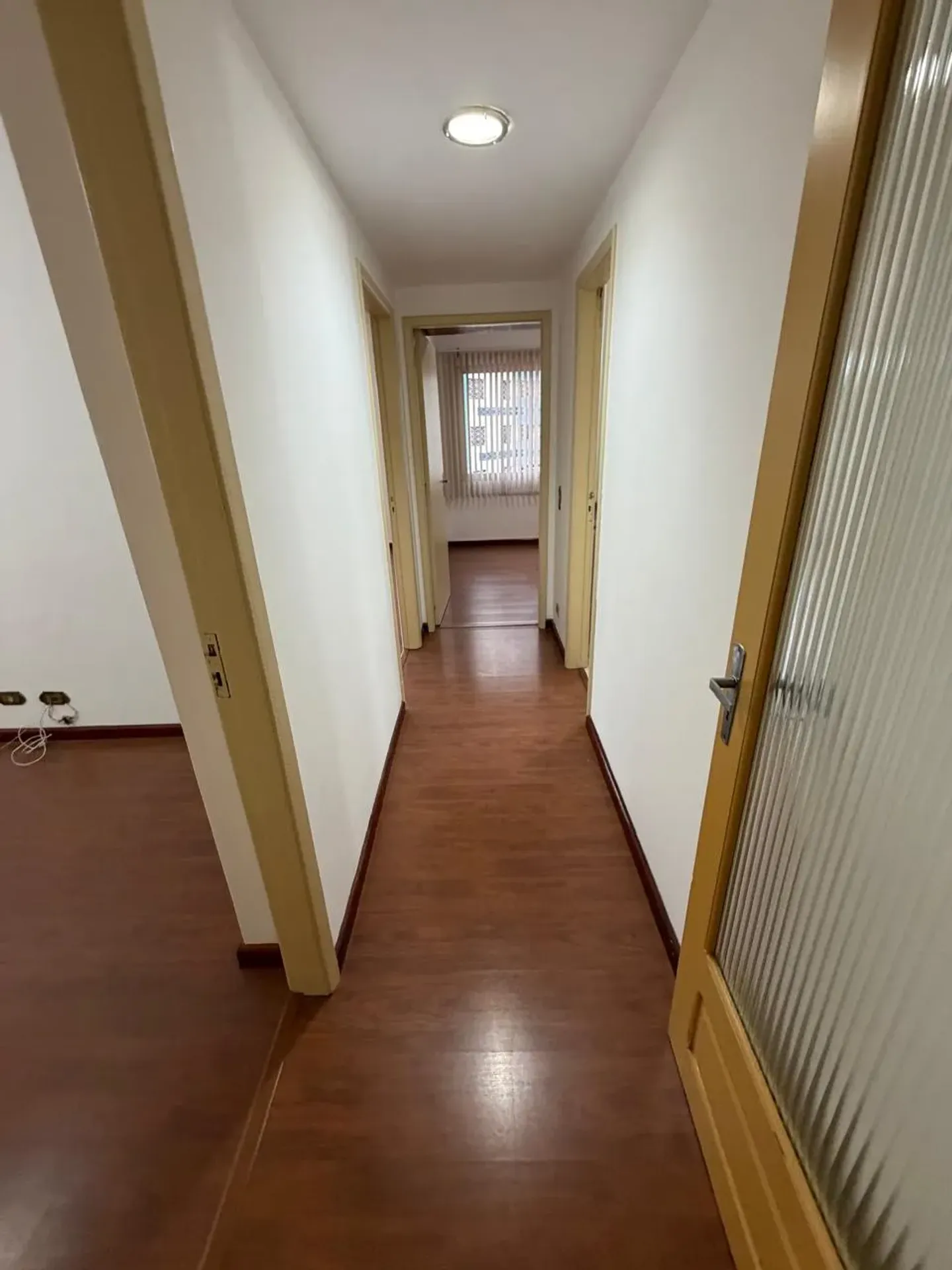 3-bedroom apartment with wood or laminate floors in Curitiba — photo 17