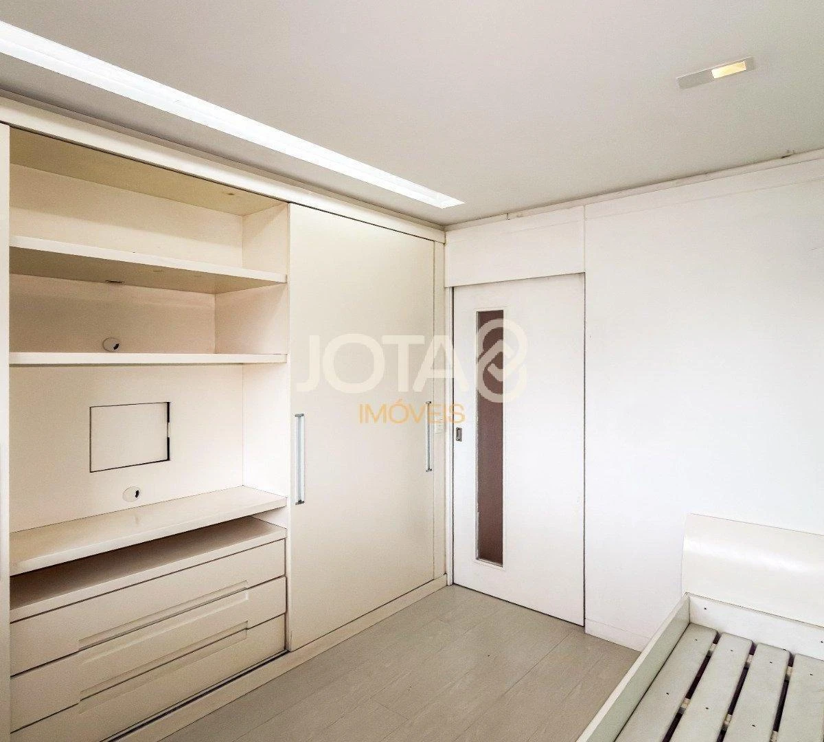 Apartment, 213 m², with a bathtub — photo 29