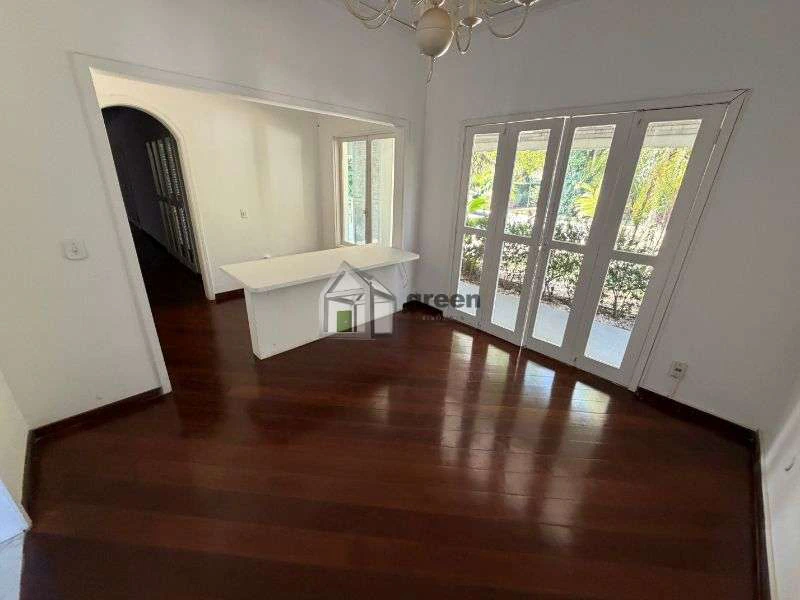 Casa em condomínio com 6 quartos e 600 m² — photo 2