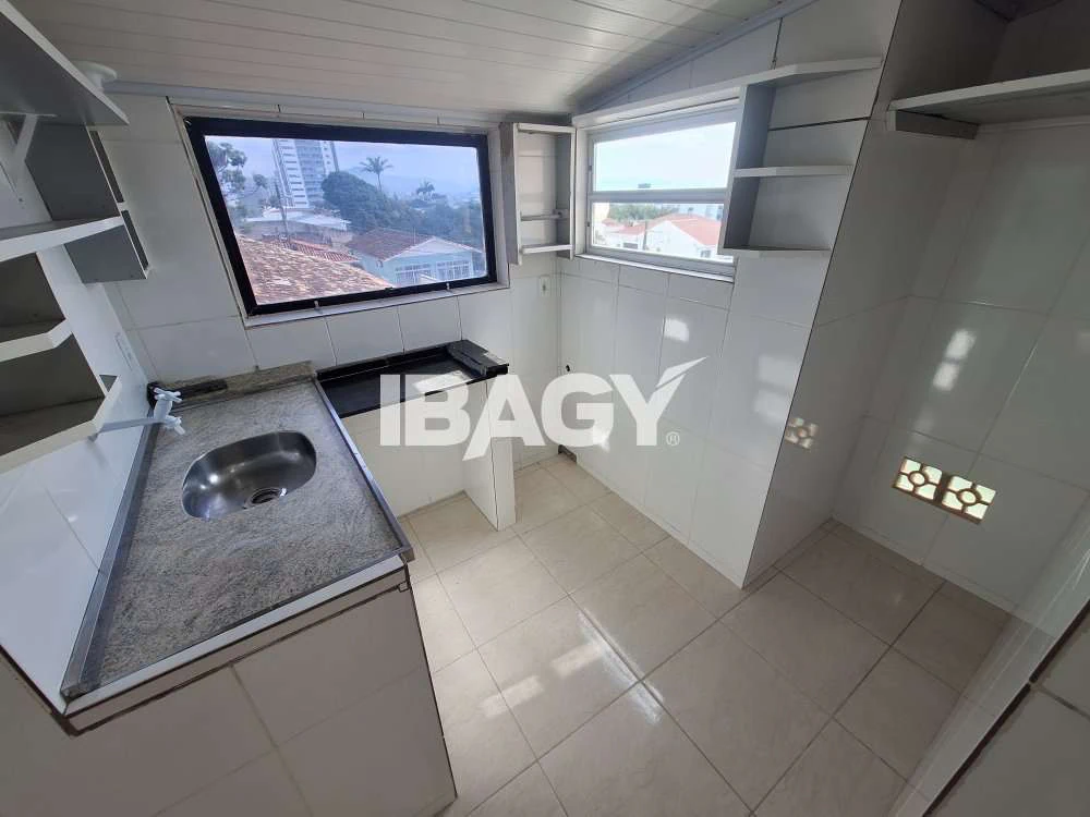 100 m² house with 4 bedrooms and fitted kitchen cabinets