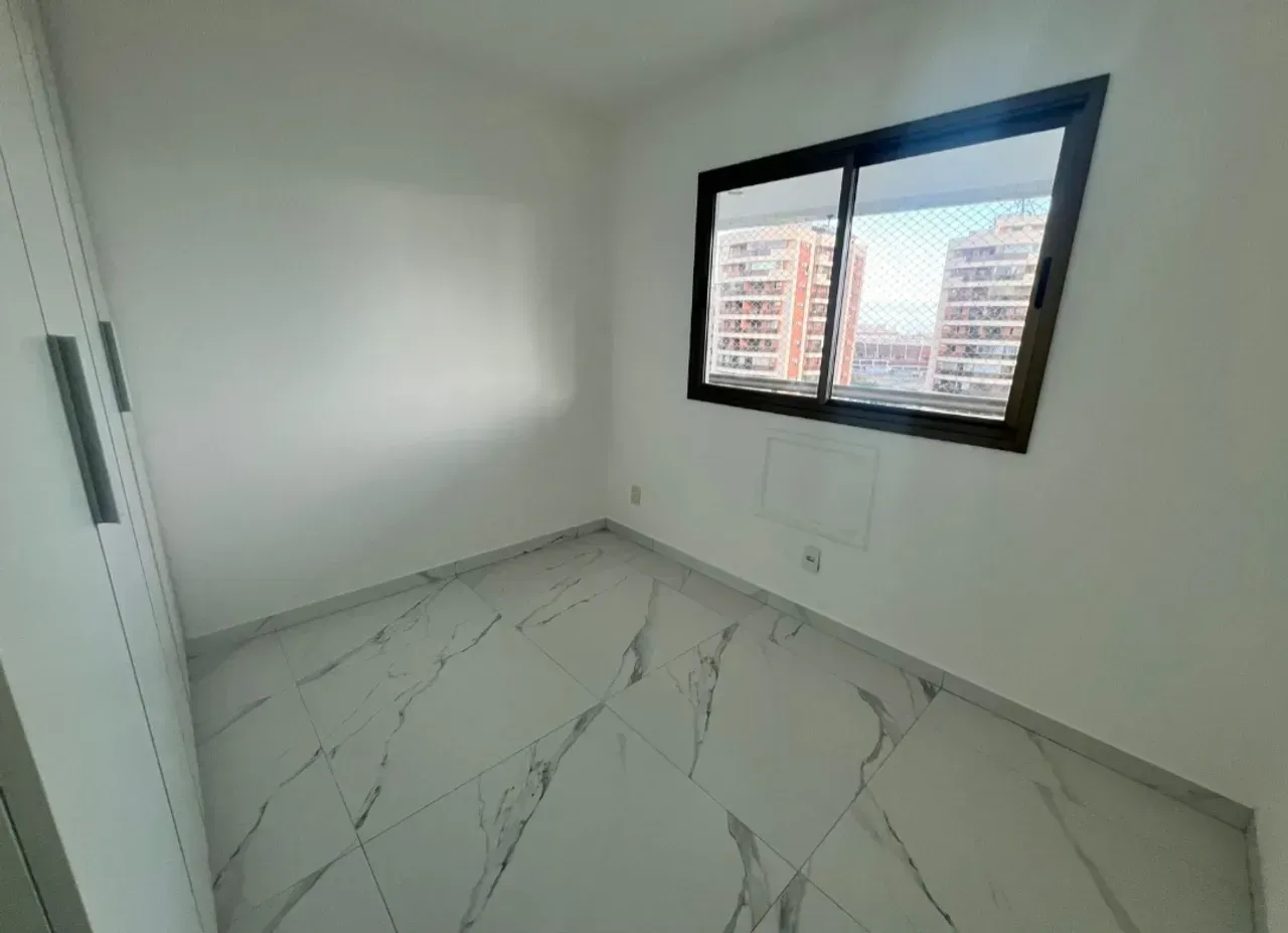Apartment with 3 bedrooms, 2 bathrooms and a balcony — photo 18