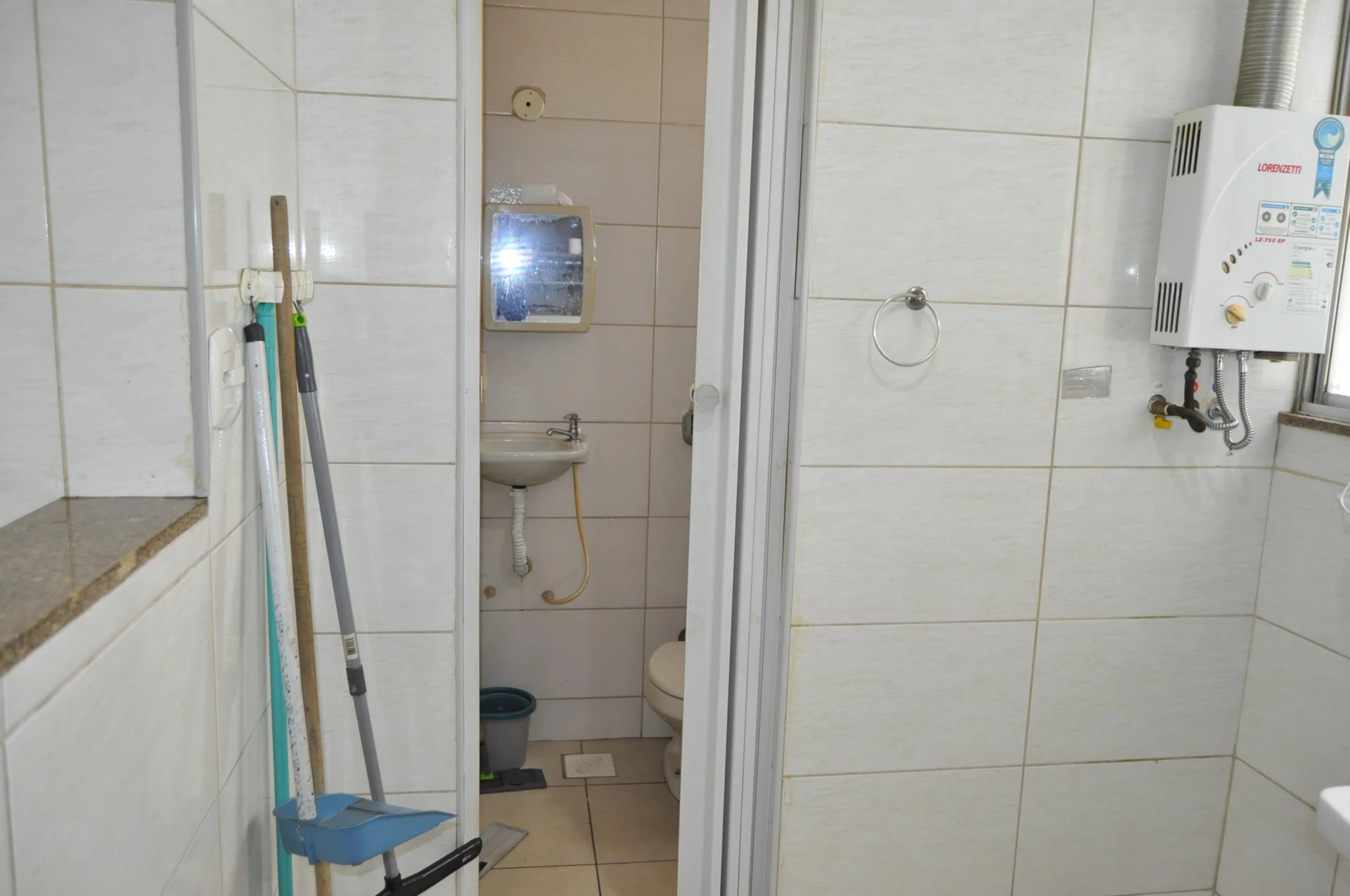Apartamento mobiliado com 3 quartos e 2 banheiros — photo 31