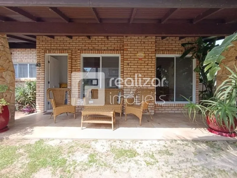 4-bedroom house with a garden — photo 40