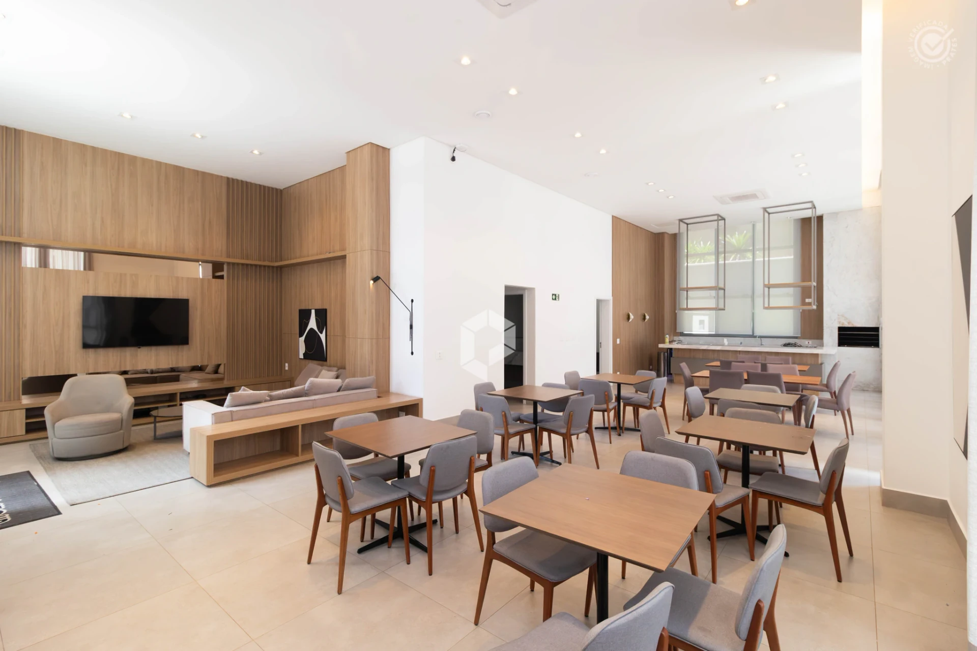 Furnished apartment, 95 m², with a washing machine — photo 30