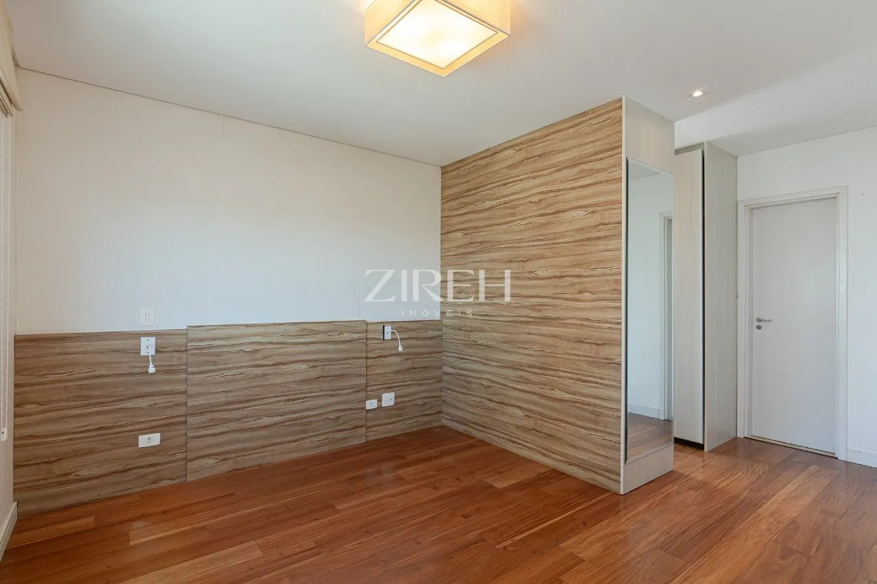 Квартира 316 м² з 4 спальнями і 3 місцями паркування — photo 17