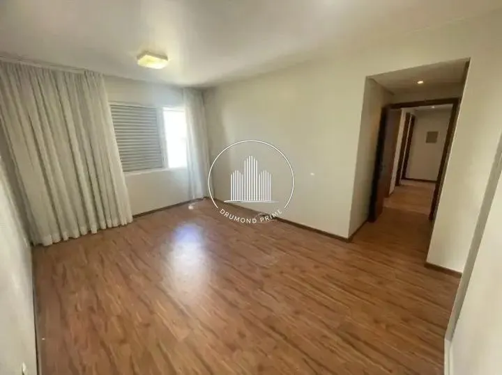 4-bedroom apartment in a building with a pool — photo 25