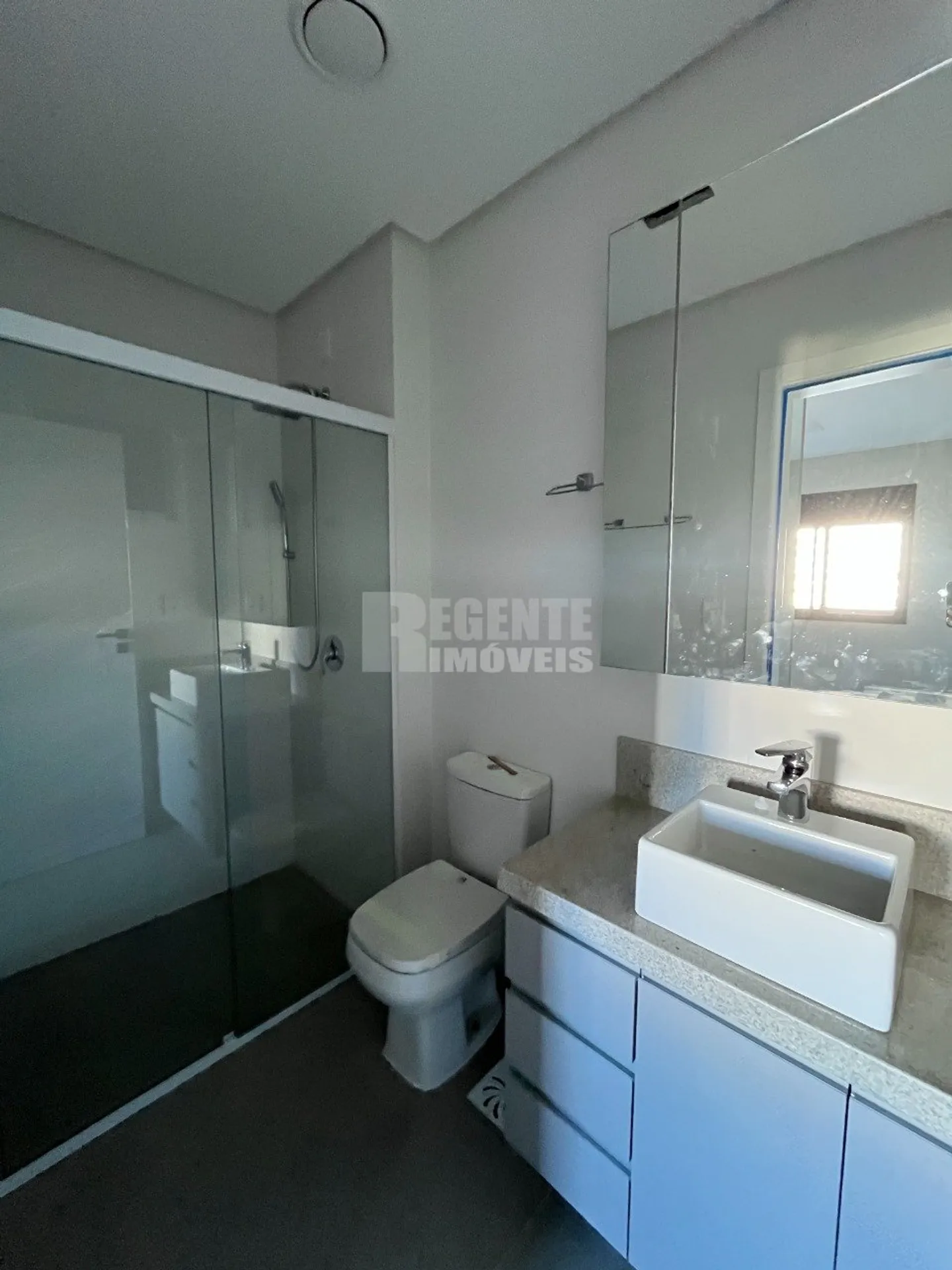 Apartamento amueblado de 2 dormitorios con balcón — photo 28
