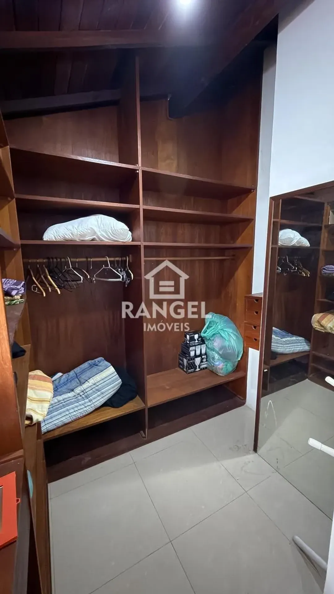 Casa mobiliada em condomínio com 4 quartos e 5 banheiros — photo 25