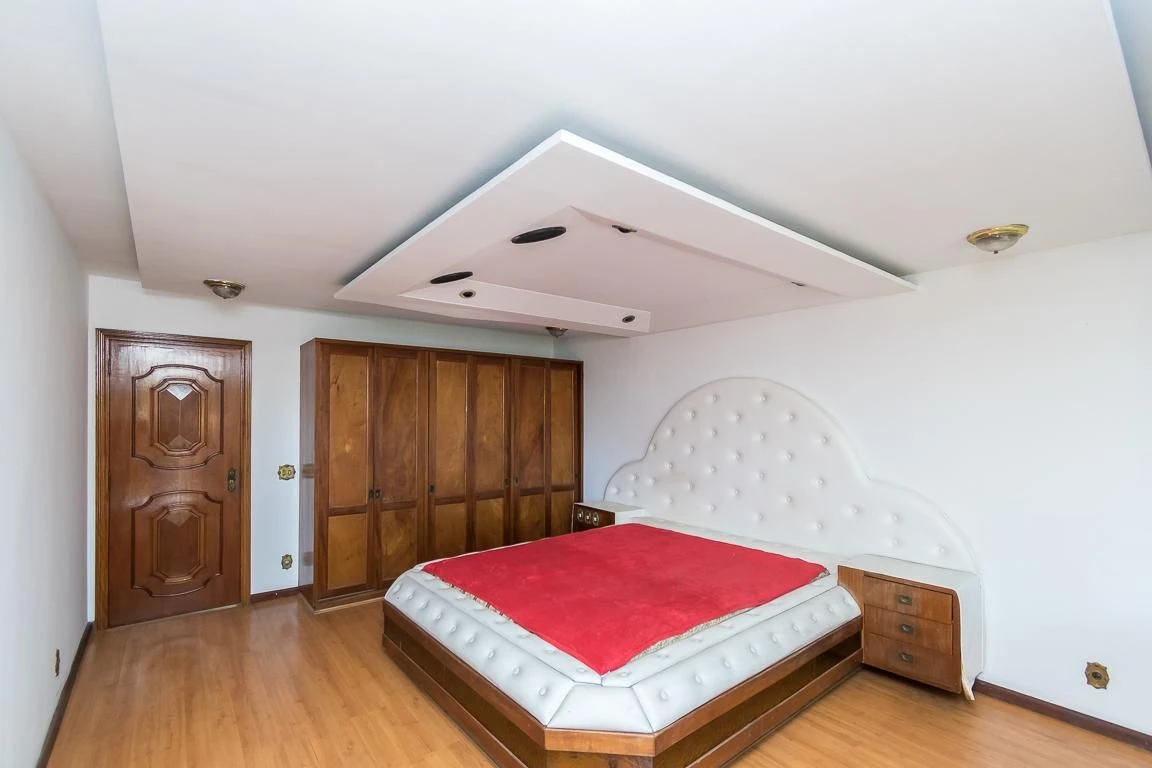 Casa sem mobília com 4 quartos e varanda — photo 5