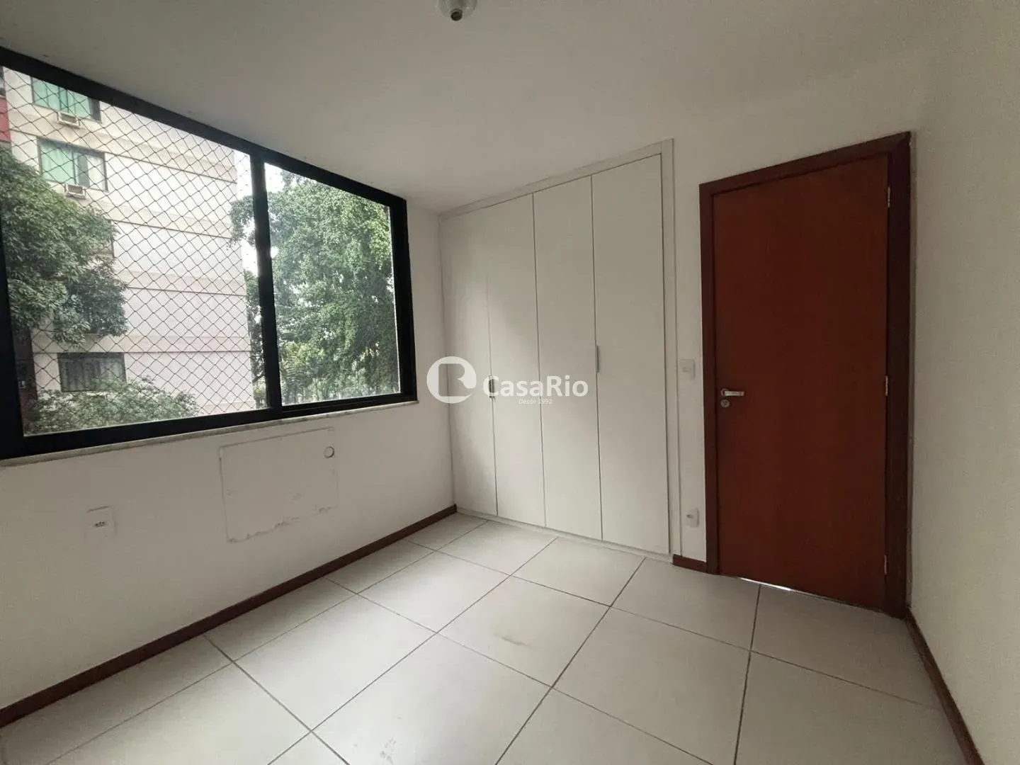 3-bedroom apartment with a suite and balcony — photo 3