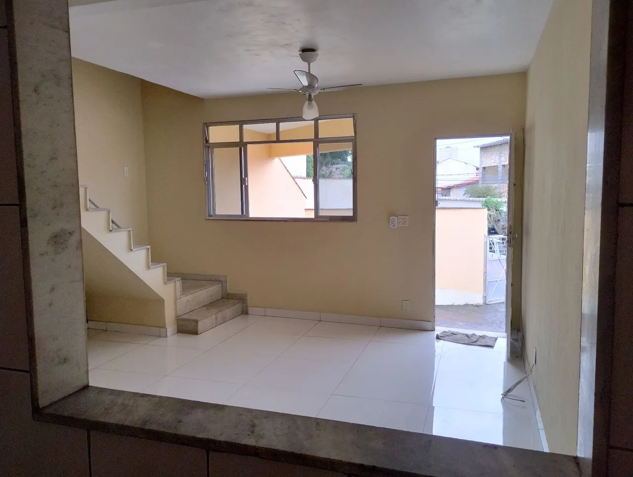 House with separate kitchen and 2 parking spaces