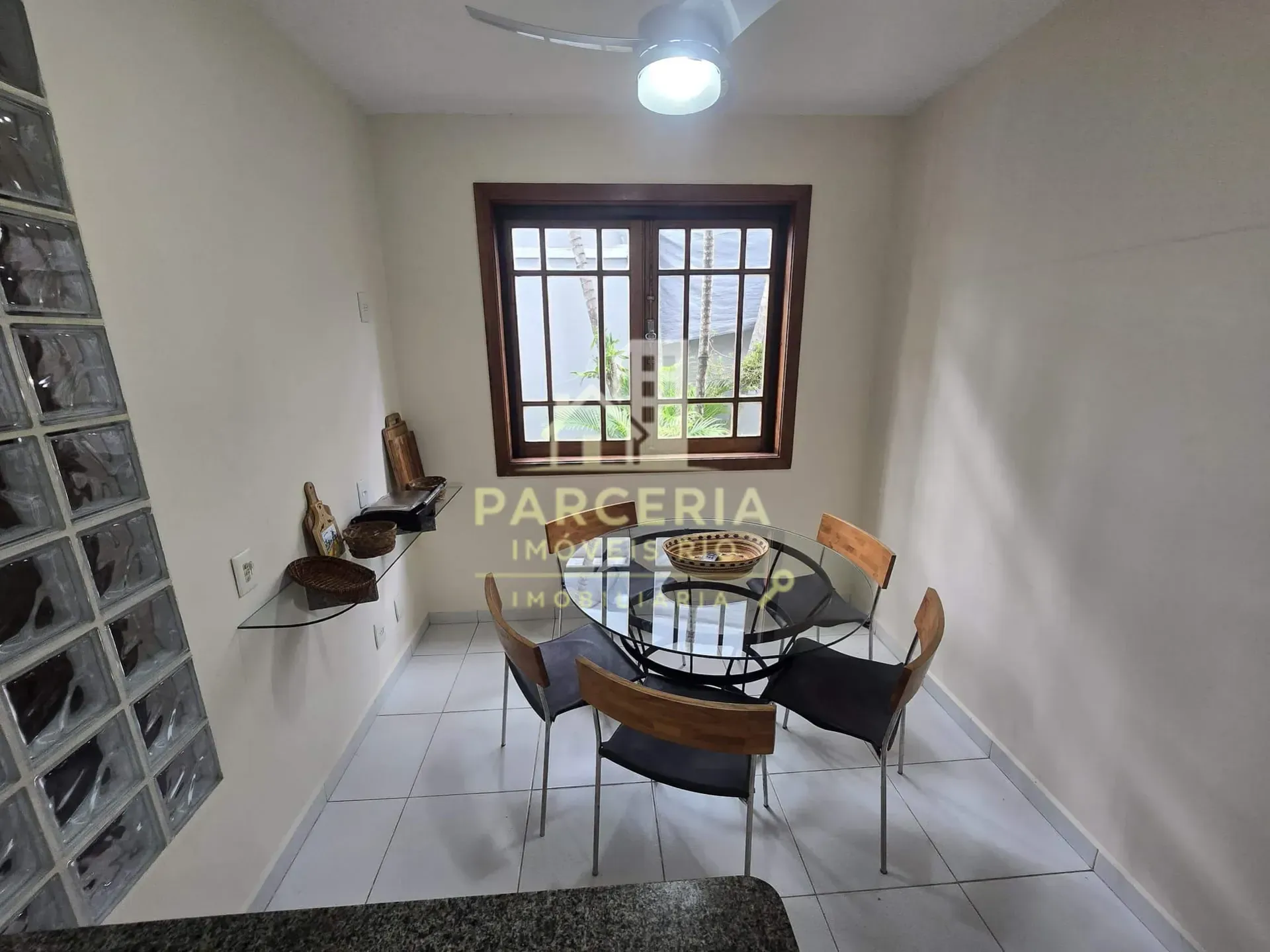 Casa mobiliada com 5 quartos e área de piscina compartilhada — photo 47