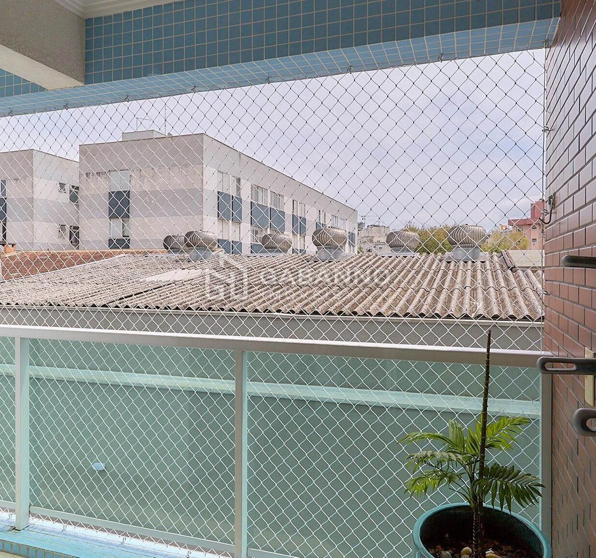 Furnished apartment, 69 m², with a glass-enclosed balcony — photo 34