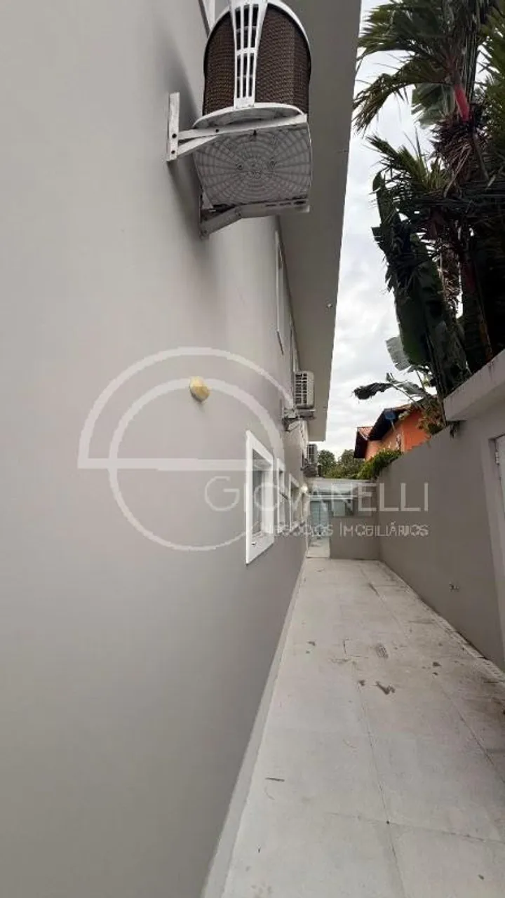 Casa sem mobília com 5 suítes e varanda fechada — photo 19