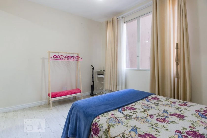 Furnished studio with open-plan kitchen and gas stove — photo 10