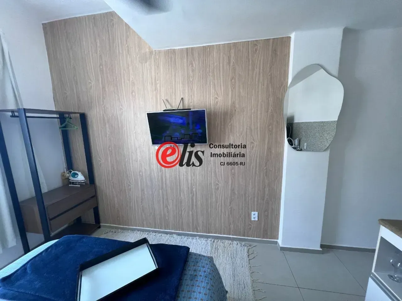Furnished 1-bedroom apartment with compact kitchenette — photo 33