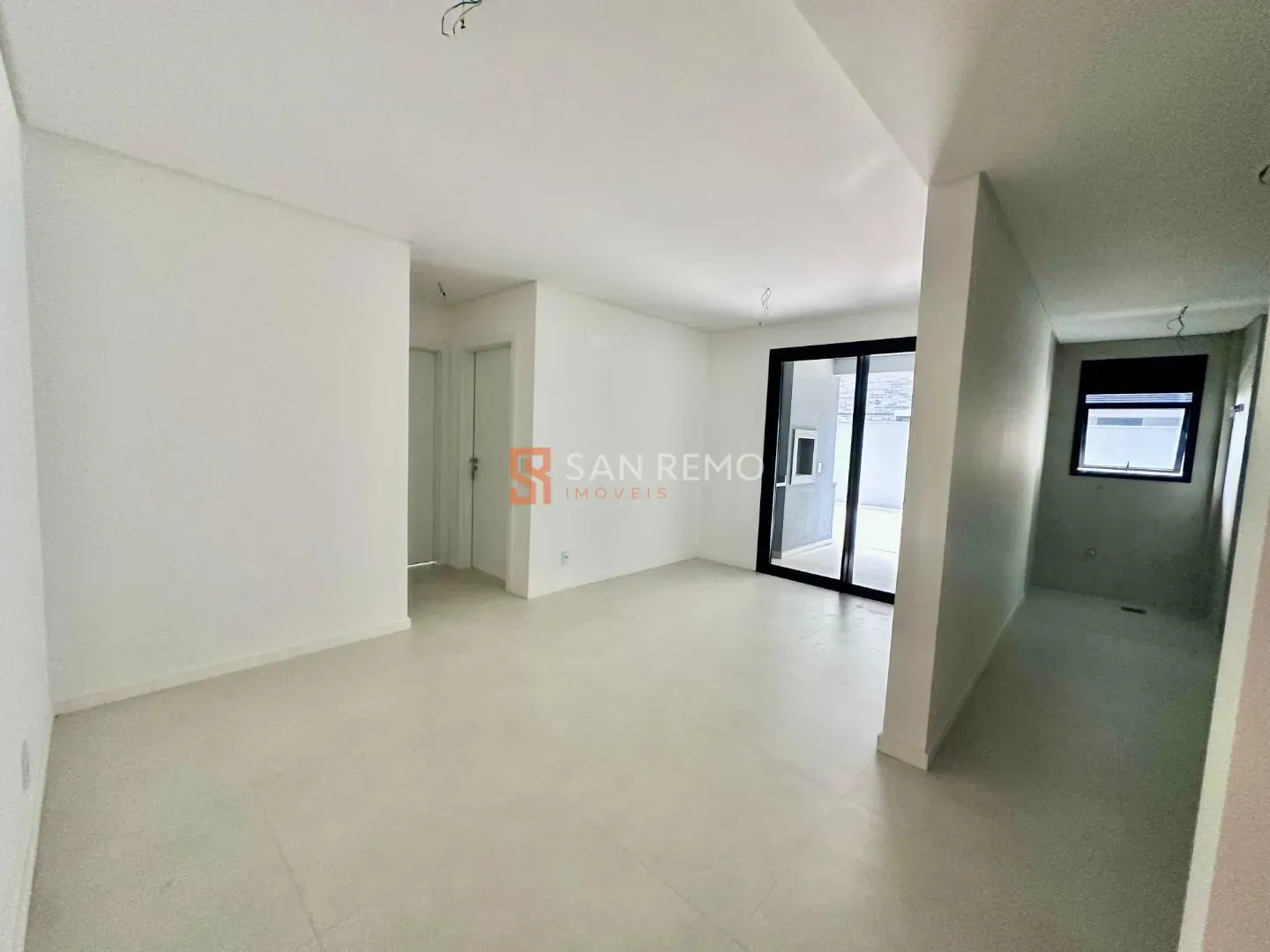 Furnished garden apartment with 2 en-suite bedrooms — photo 3