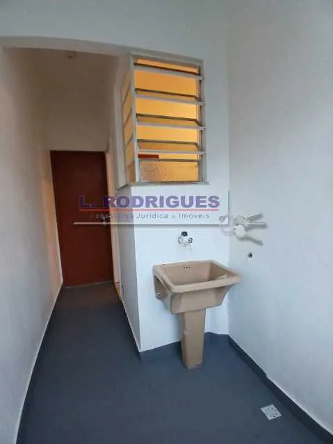 Unfurnished apartment with gas stove kitchen: 2 bedrooms, 1 bath — photo 20