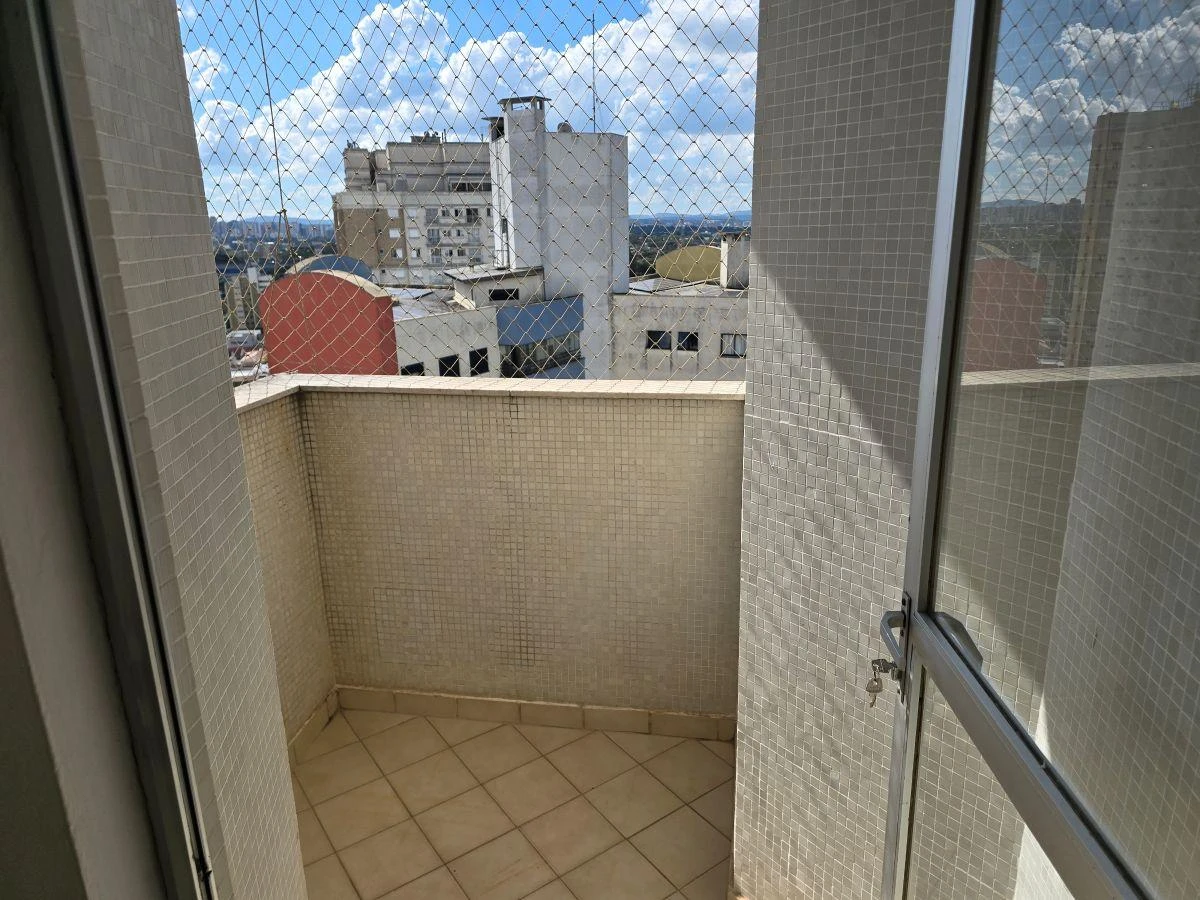 Apartamento mobiliado de 131 m² com 3 quartos e suíte