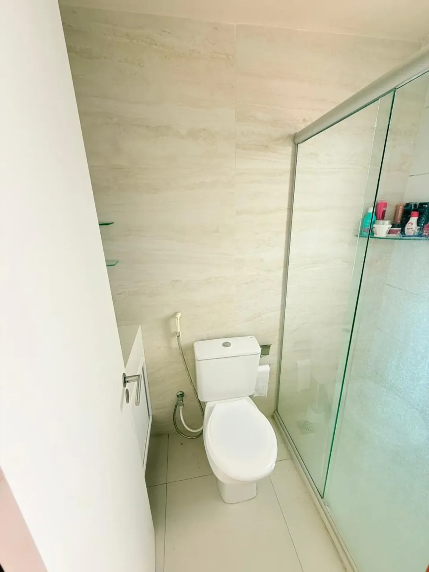 3-bedroom apartment in a building with a coworking space — photo 15