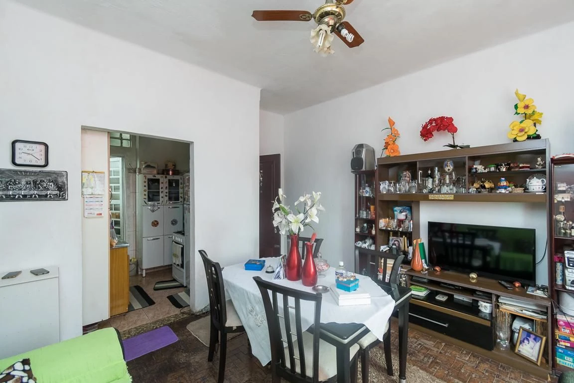 Furnished 2-bedroom apartment with gas kitchen and parking