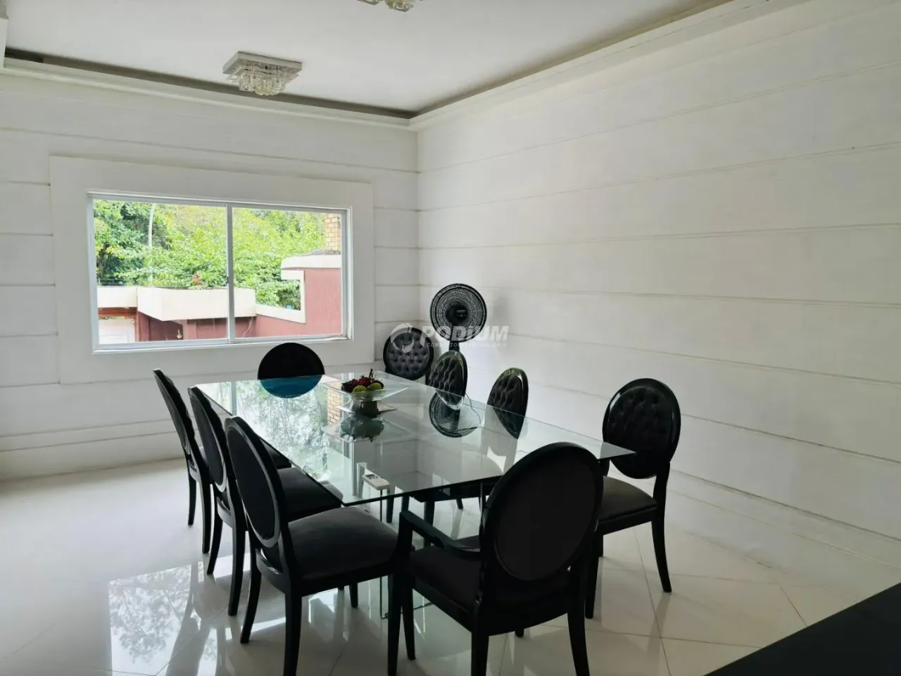 Unfurnished house with 5 bedrooms and 5 bathrooms — photo 9