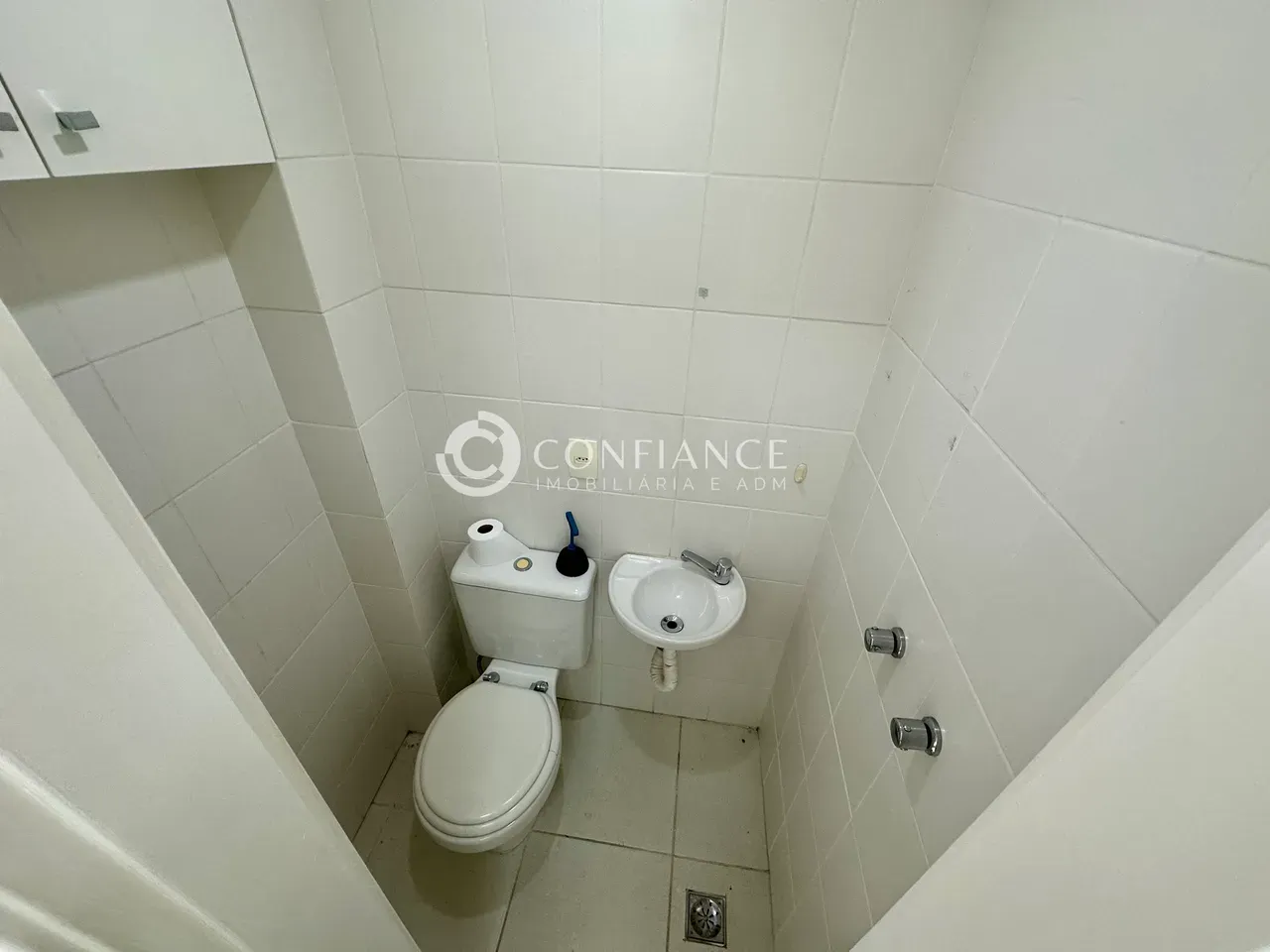 2-bedroom apartment with 2 bathrooms and a balcony — photo 25