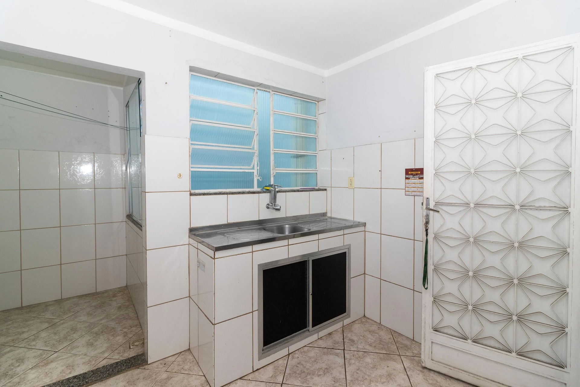 Apartment, 50 m², with wood or laminate floors — photo 16