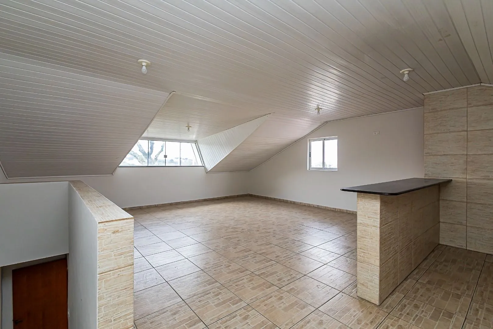 Casa com 2 dormitórios e 300 m² — photo 32