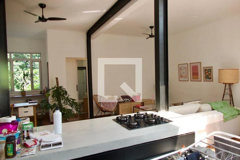 Furnished 1-bedroom apartment with an open-plan kitchen — photo 41