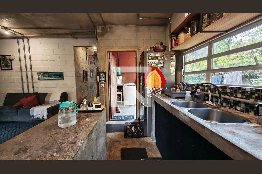 Casa mobiliada com cozinha americana, 3 quartos e jardim — photo 32