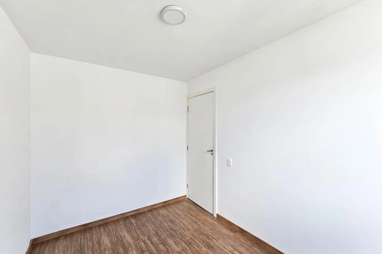 2-bedroom apartment in a building with a gym — photo 38