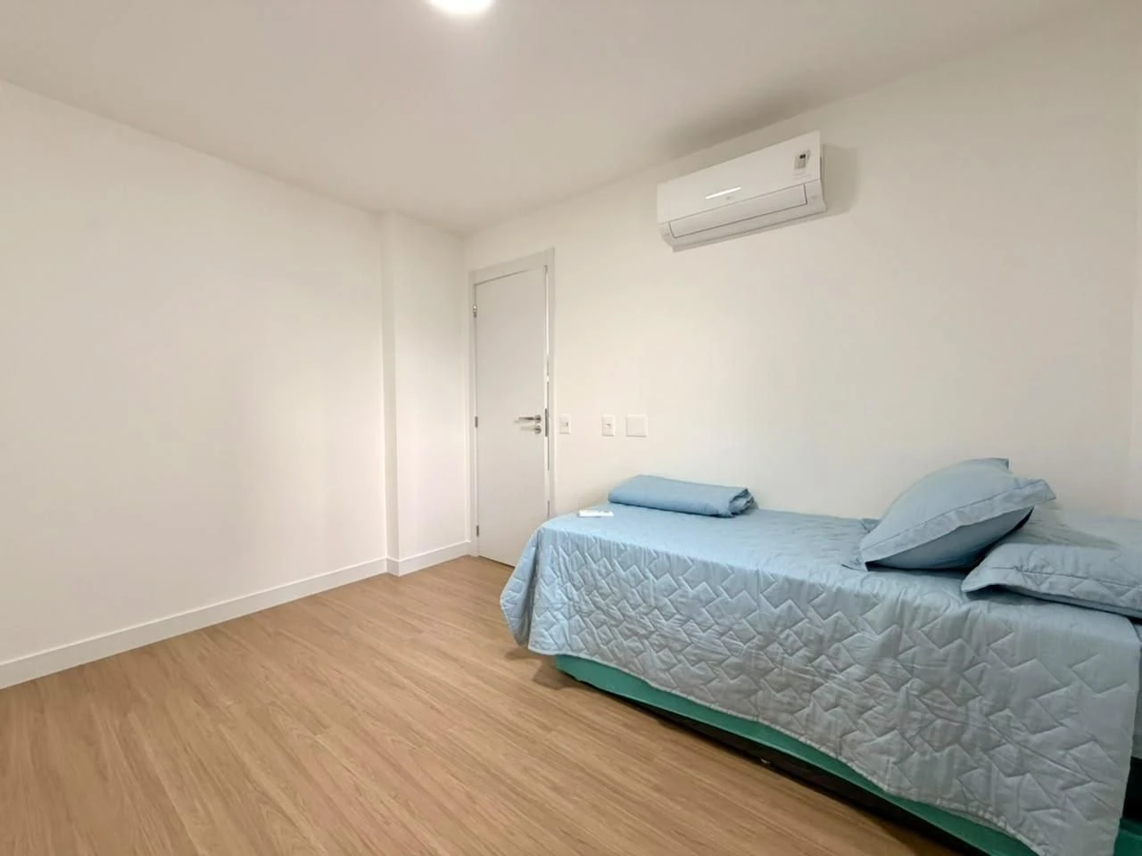 Apartamento mobiliado com 3 quartos e varanda envidraçada — photo 25