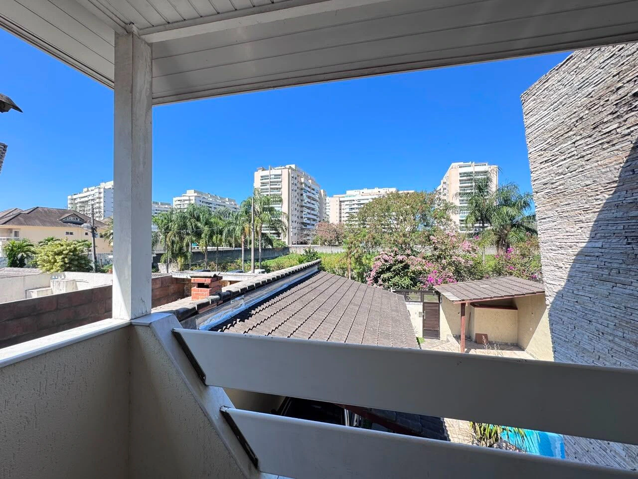 Rental house with 6 bedrooms and 246 m² — photo 13