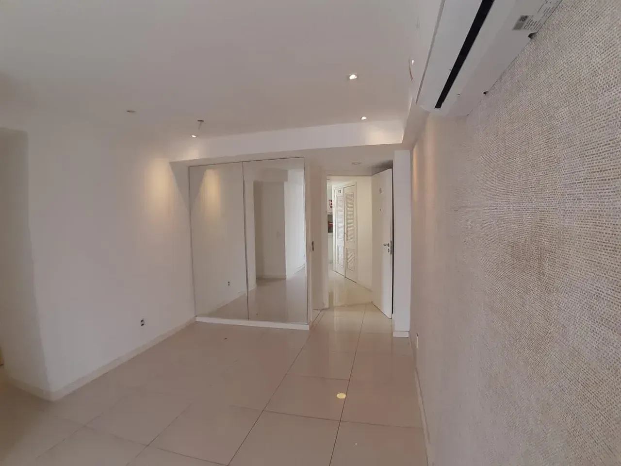 Apartamento mobiliado no 5º andar com varanda fechada — photo 32